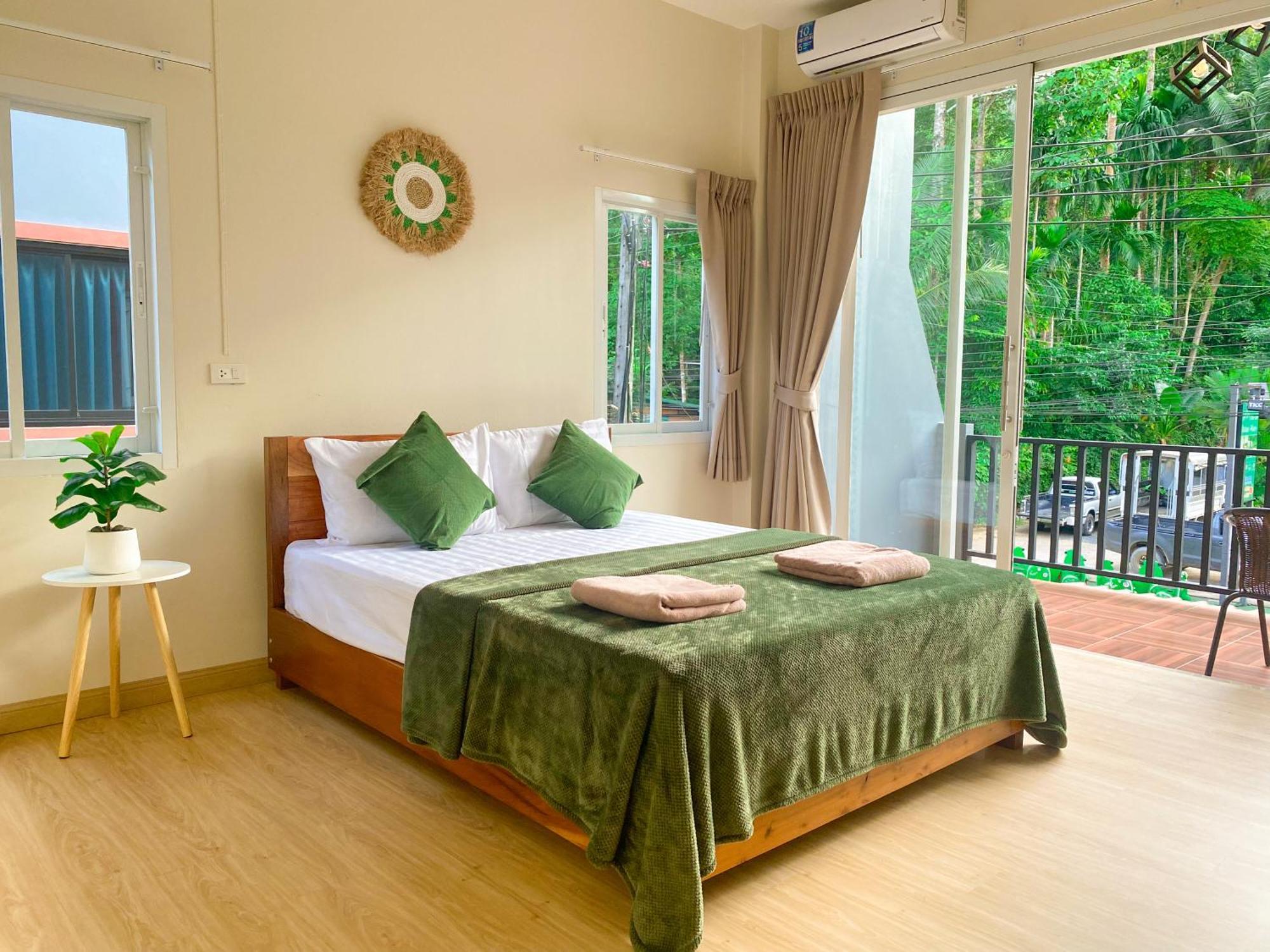 Private Room With Share Bathroom At Little Wild House Khaosok Khao Sok National Park Dış mekan fotoğraf